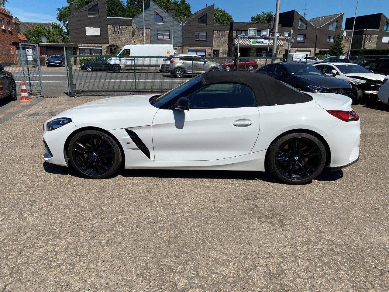 MEINUNFALLAUTO BMW Z4 M40i Roadster Adaptives M Fahrwerk M Sportsitze
