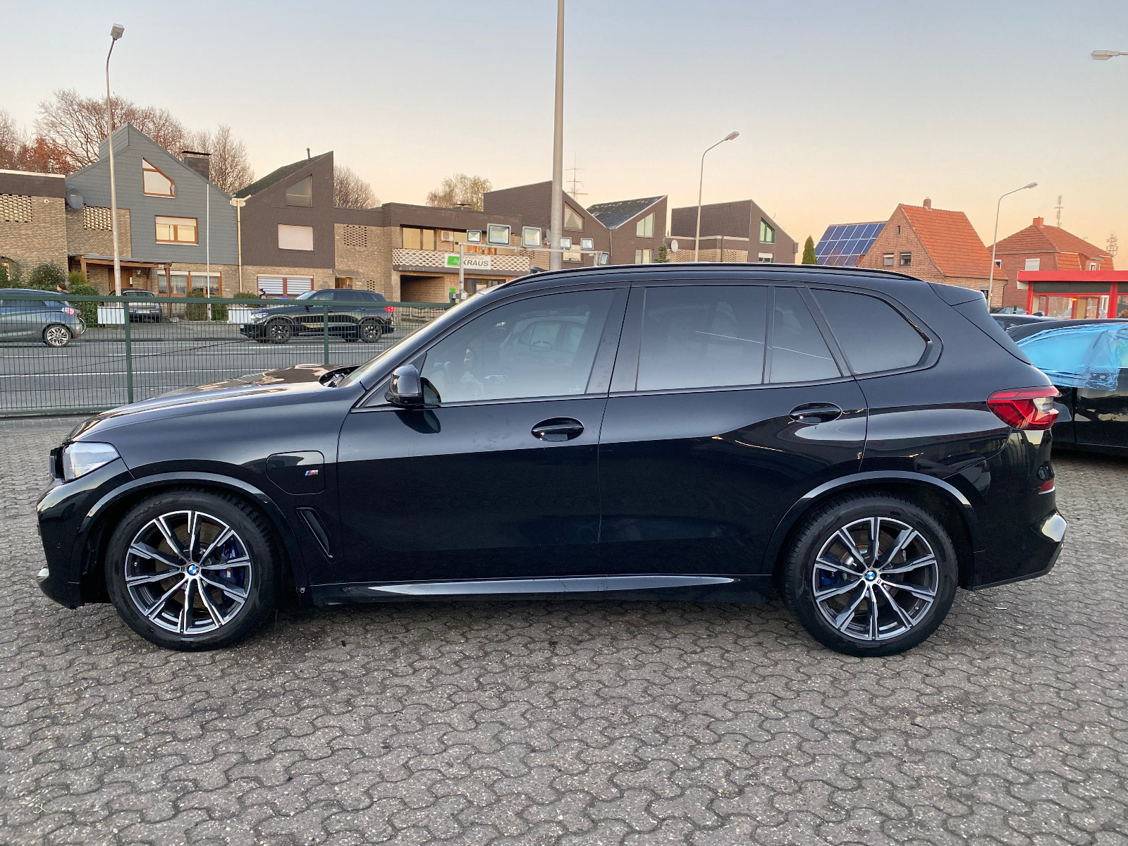 MEINUNFALLAUTO BMW X5 xDrive45e MPaket LED Panoramadach Hochglanz ShadowLine MEINUNFALLAUTO BMW X5 xDrive45e MPaket LED Panoramadach Hochglanz ShadowLine