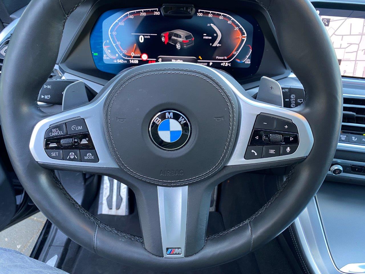 MEINUNFALLAUTO BMW X5 xDrive30d Msport Panorama Laserlicht ShadowLine Adaptives Fahrwerk M