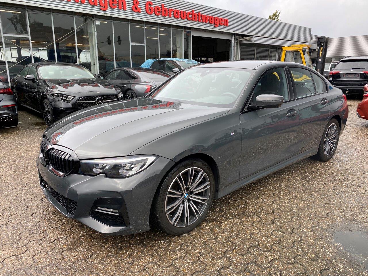 MEINUNFALLAUTO BMW 320i M Sport Shadow Line Aerodynamik Paket M