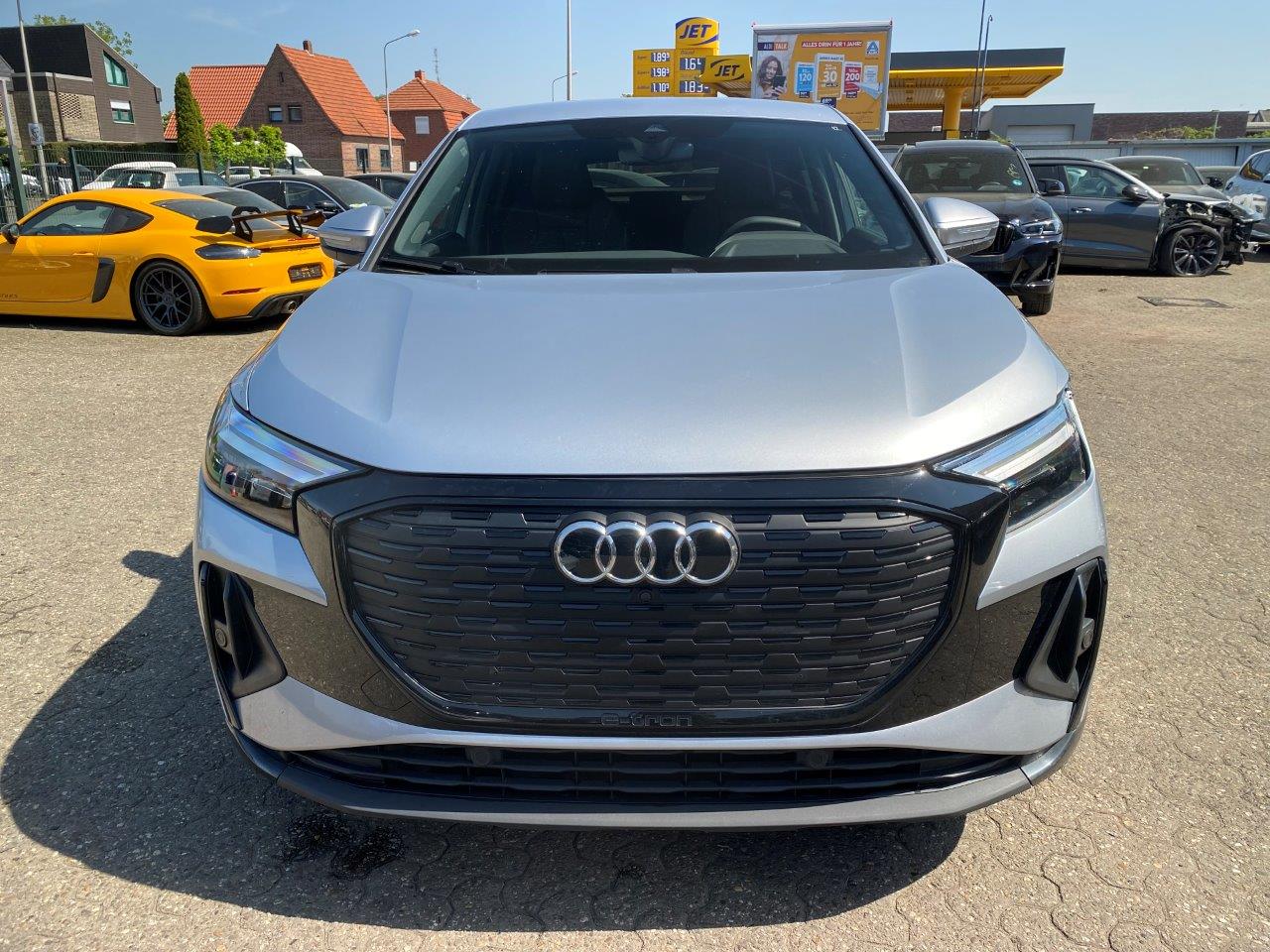 MEINUNFALLAUTO Audi Q4 etron 40 Sportback S line LED MMI Navigation