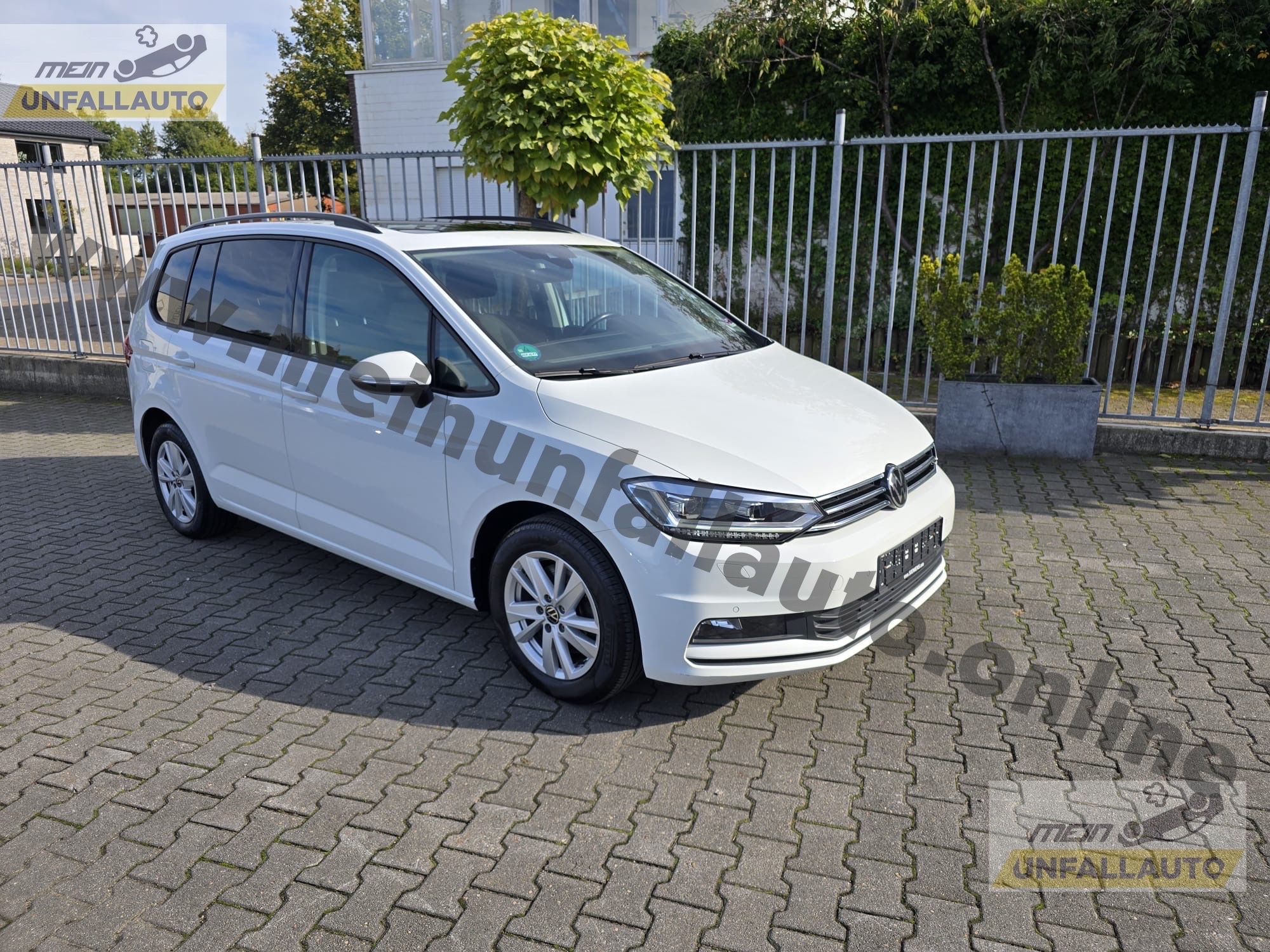 MEINUNFALLAUTO | Volkswagen Touran 2.0 TDI DSG Comfortline 7-Sitz ...